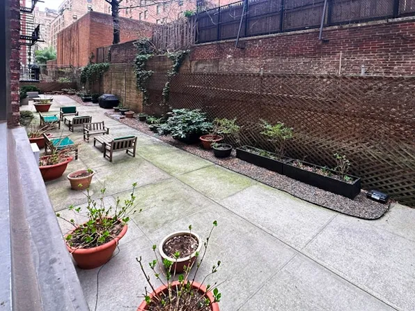 210 East 73rd Street image 13 of 15