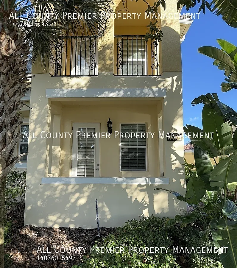 Coming Soon! Beautiful 4 Bedroom 3 Bath Townhouse! Apply Today! — Photo 3