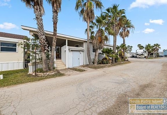 3rd image of 389 Sand Dollar Dr