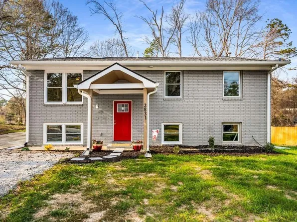 2831 Spruce Point Rd, Atlanta, GA 30349