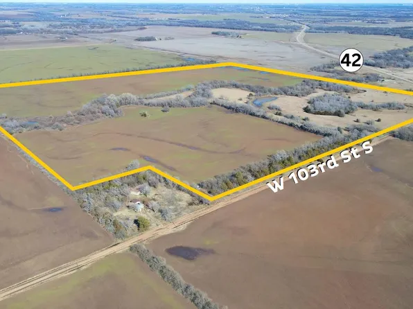 N &, Viola, KS 67149