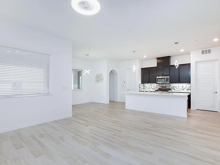 689 Monteverdi Peak St — Photo 14