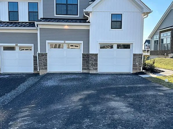 8 Tamarack Cir, Eagleville, PA 19403