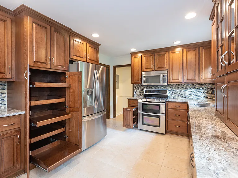 5839 Wedgewood Dr — Photo 7
