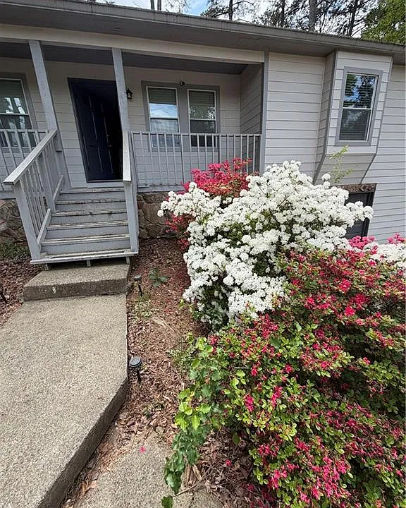 325 Little Rock Ct