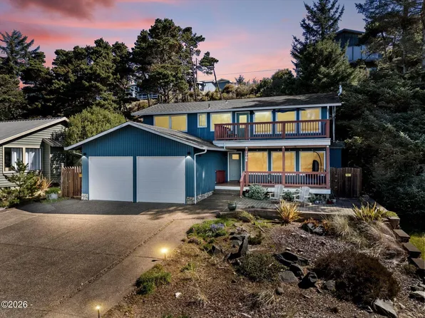 1709 NW Bayshore Dr, Waldport, OR 97394