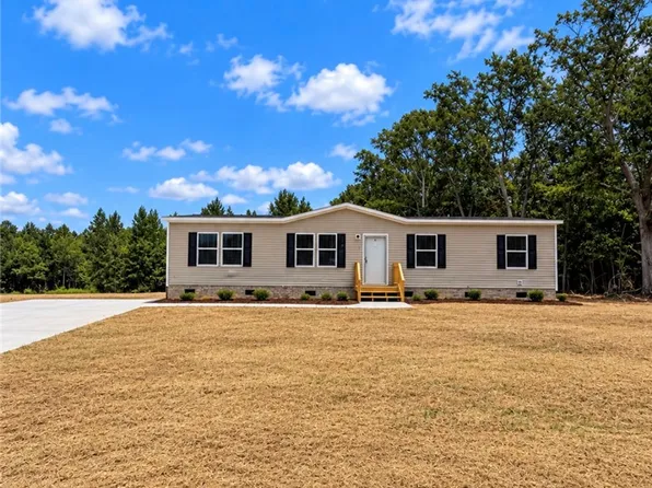 1411 Slaton Rd, Townville, SC 29689