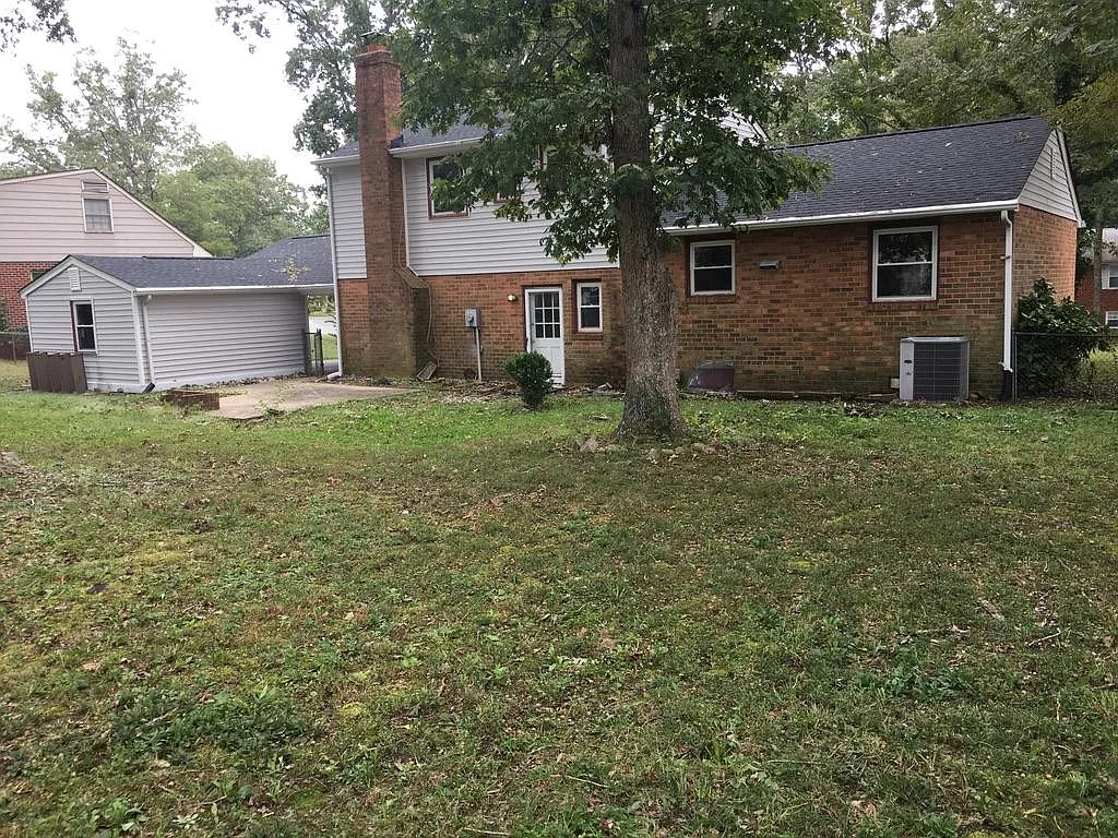4 bed, 2.5 bath, 1950 sqft, $2,600 — Photo 3