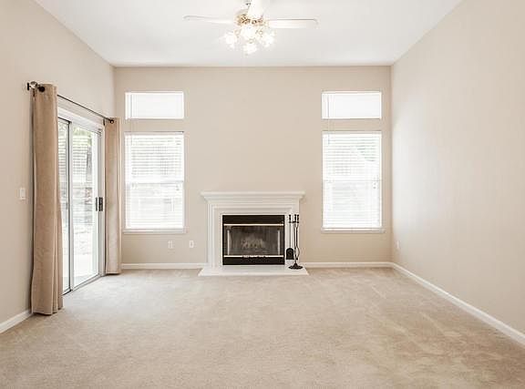 4th image of 3292 Pepperridge Dr