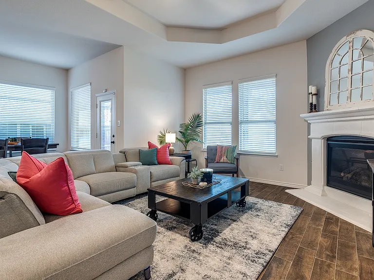 3129 Maverick Dr — Photo 6