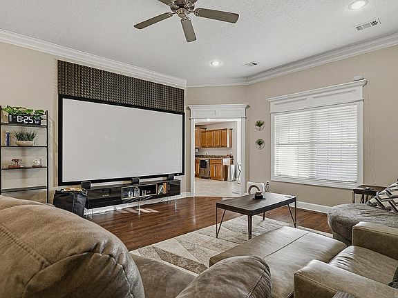 2nd image of 1312 Crepe Myrtle Dr