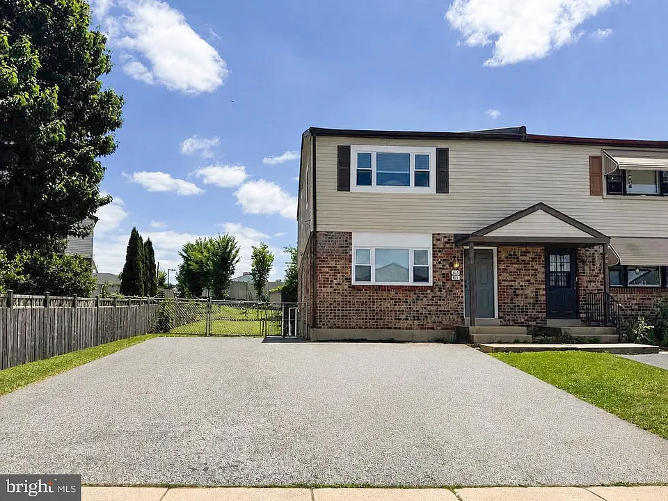 63 Aston Ct
