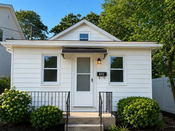 692 Beck St, Uniondale, NY 11553