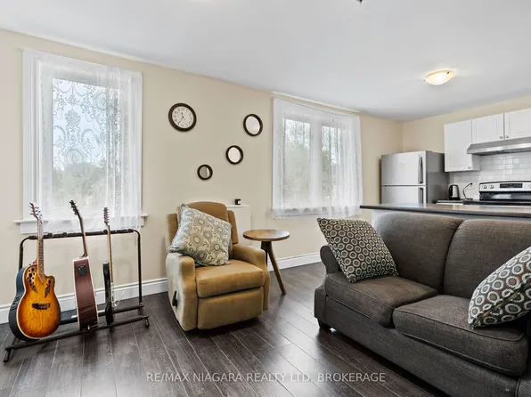 47 Chaplin Ave, Saint Catharines, ON L2R 2E4