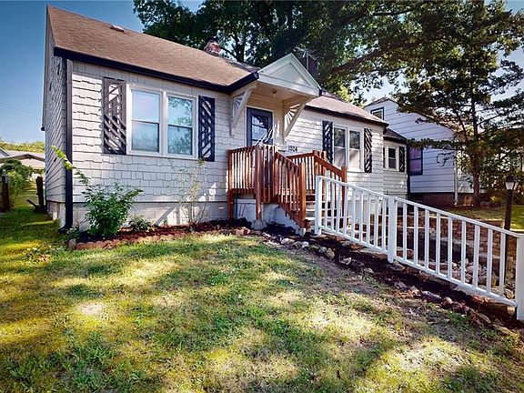 3rd image of 1204 Olive St
