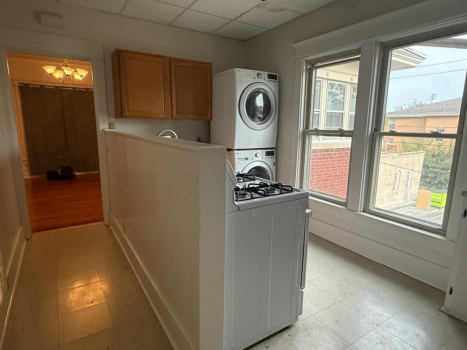 1 bed, 690 sqft, $1,000 — Photo 3