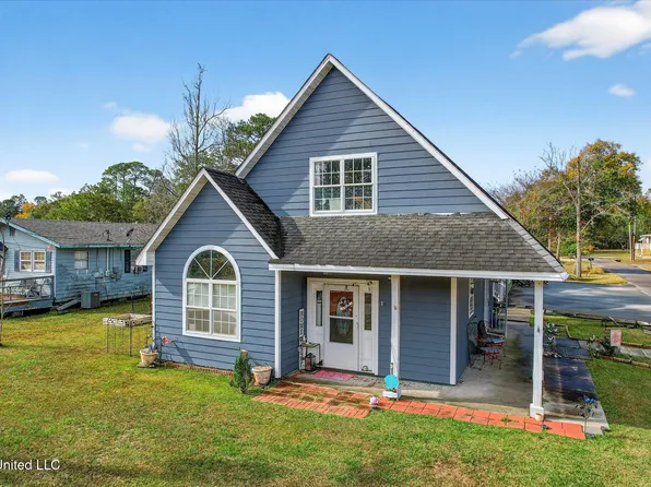 1435 Margie St, Waveland, MS 39576