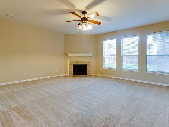 5th image of 1712 Clarke Springs Dr