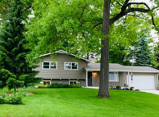 318 Ridge Rd, Lake Geneva, WI 53147