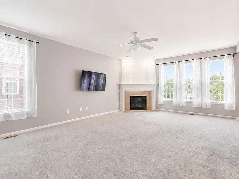 45149 Bartlett Dr — Photo 8
