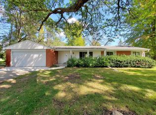 3660 Hollywood Ln, Brookfield, WI 53045