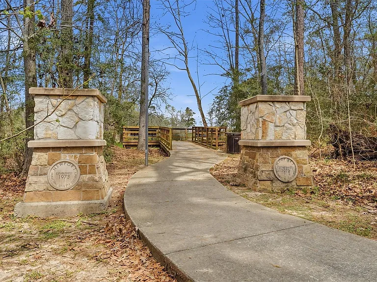 16810 Deck Ct — Photo 39