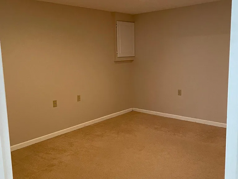648 Topaz Ln — Photo 10