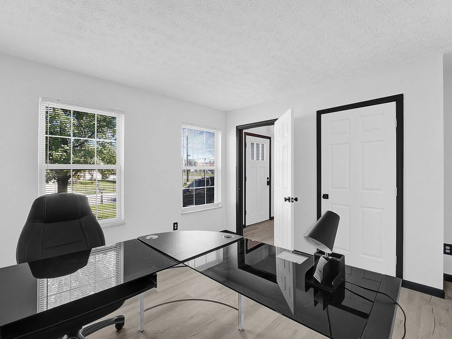 4 bed, 2.5 bath, 1672 sqft, $3,500 — Photo 3