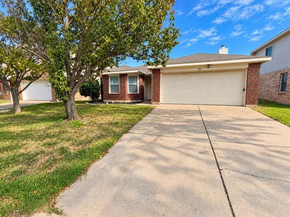 9017 Wagon Trl, Aubrey, TX 76227