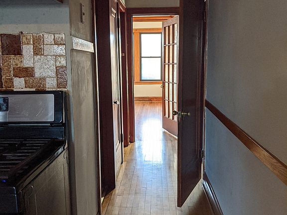 3rd image of 4537 S Richmond St #1