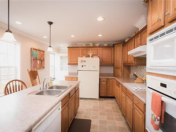 4th image of 4620 Madison 5185