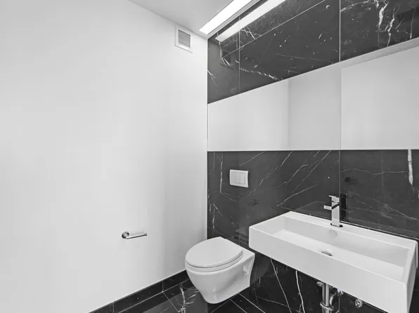 400 Park Avenue South image 16 of 26