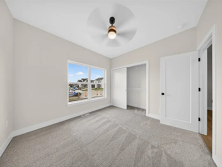 1275 Eisenhower Blvd — Photo 15