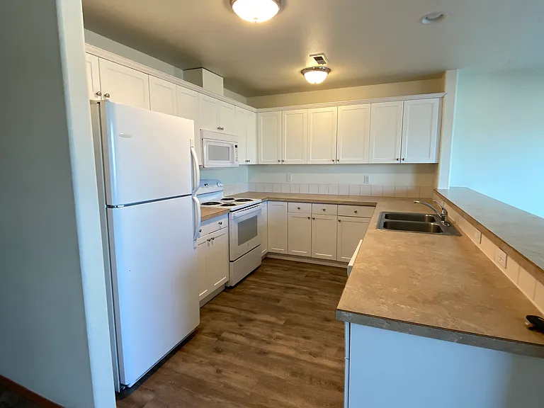2862 SW Indian Cir — Photo 4