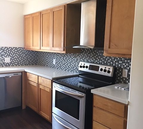 4th image of 15211 S Raymond Ave APT I