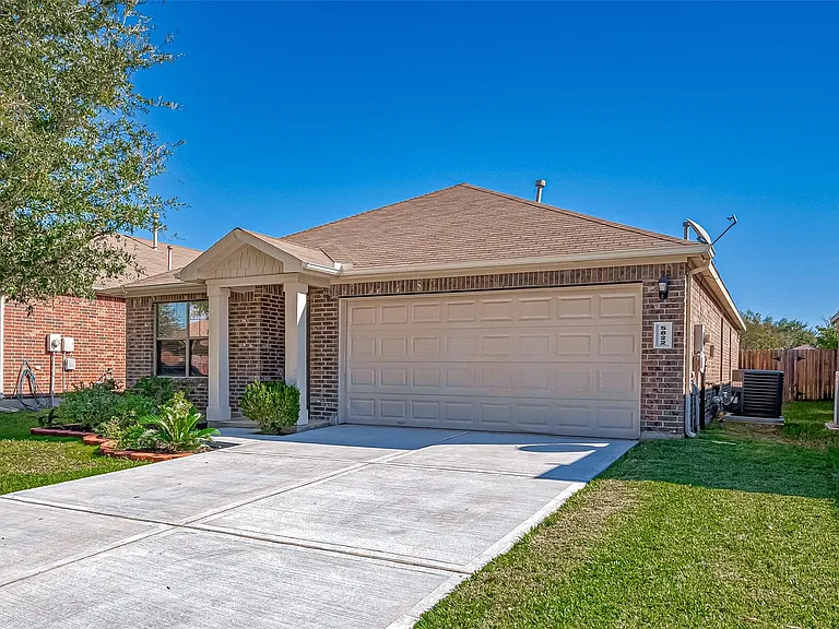 5822 Camelia Evergreen Ln — Photo 2