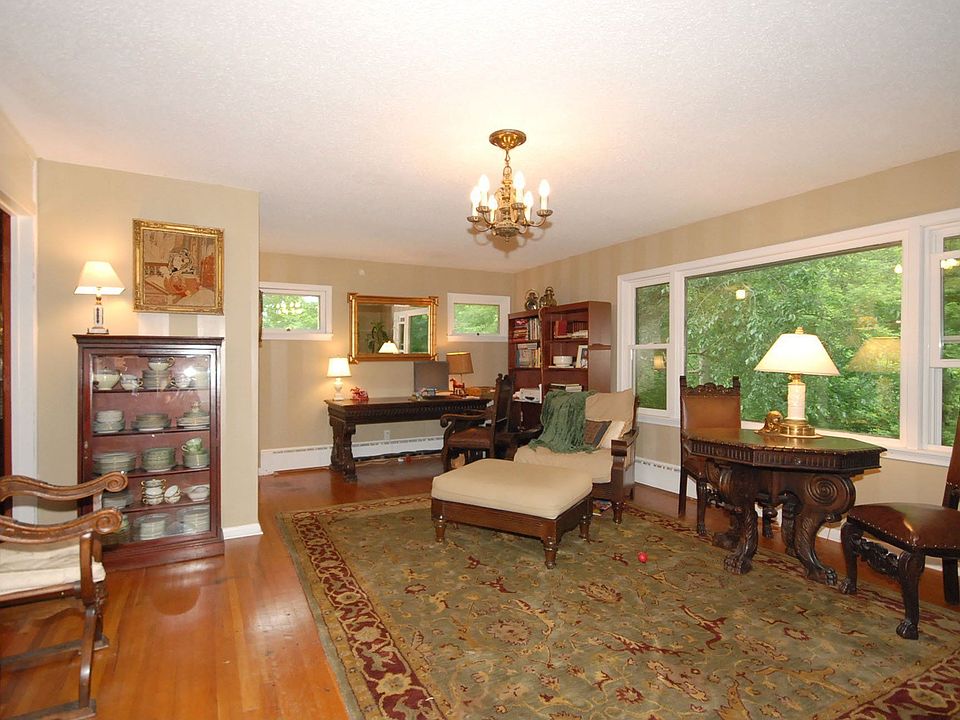 Spacious Living Room