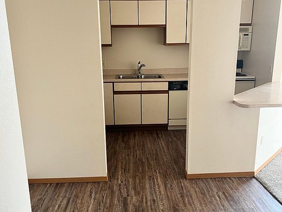 3rd image of 5100 S Nevada Ave #301