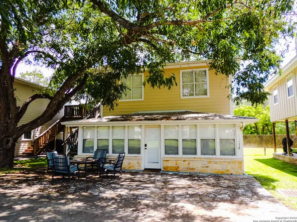 112 Casa Bonita Ln, Hunt, TX 78024