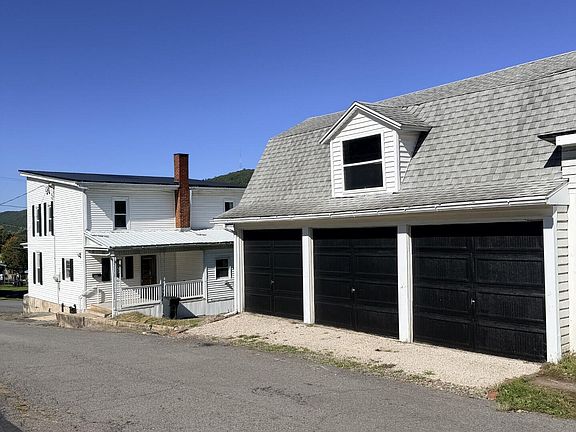 4th image of 224 S 9th St
