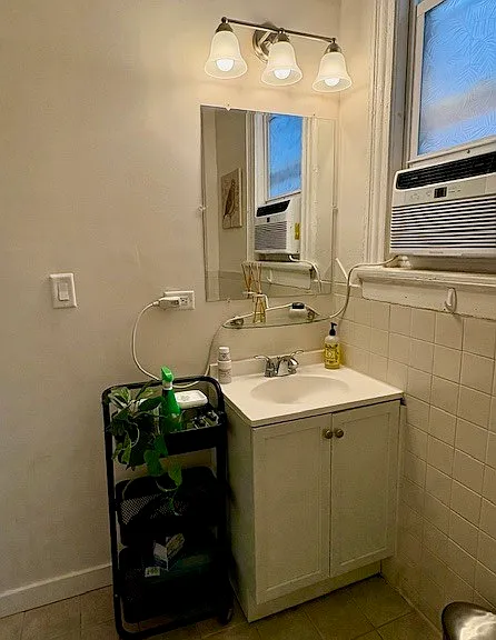 74 Pearl St — Photo 4