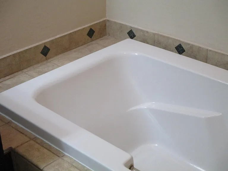 master bathtub