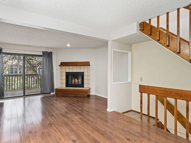 1610 Westbridge Dr #18 — Photo 4