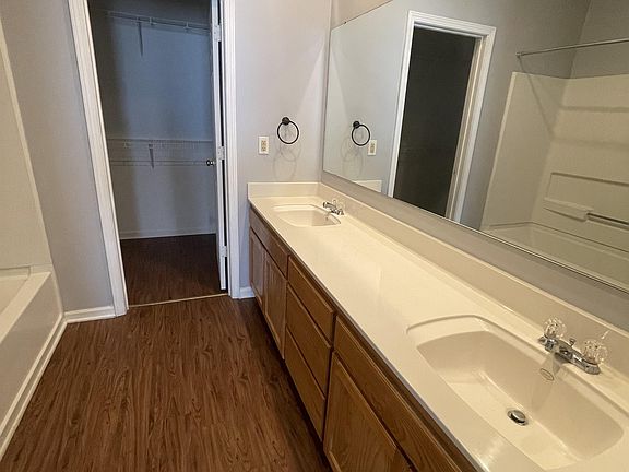 4th image of 10337 Edith Ave #1