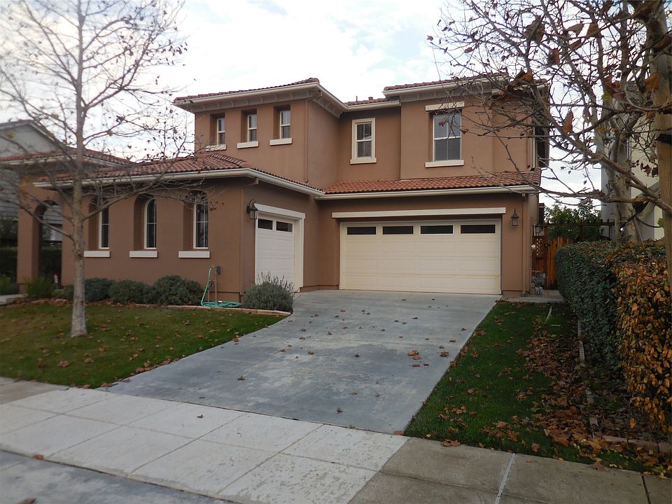 1st image of 674 Prosperity St