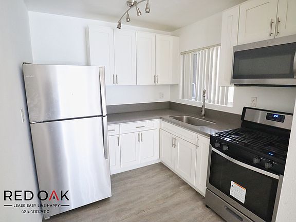 3rd image of 1001 E Palmer Ave #12