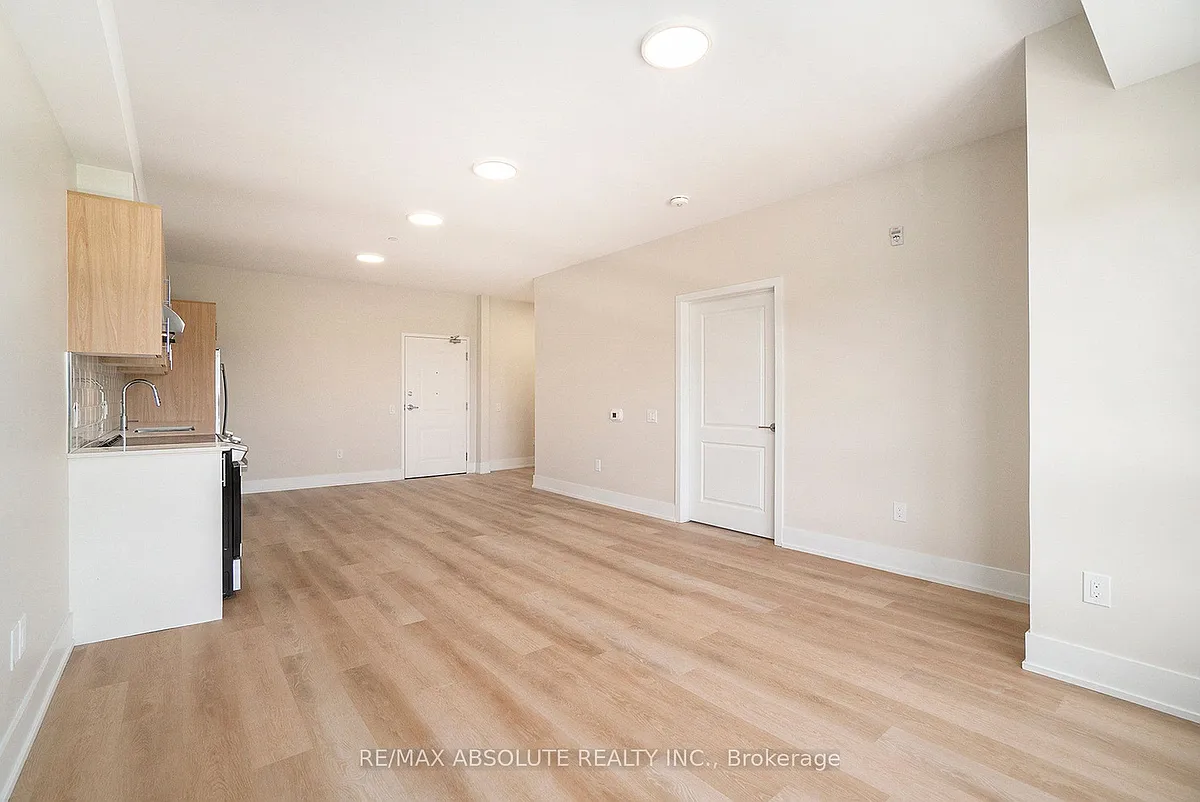 Building Photo - 12B Thomas St S #412