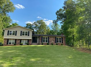 490 Woodgate Dr, Marietta, GA 30066