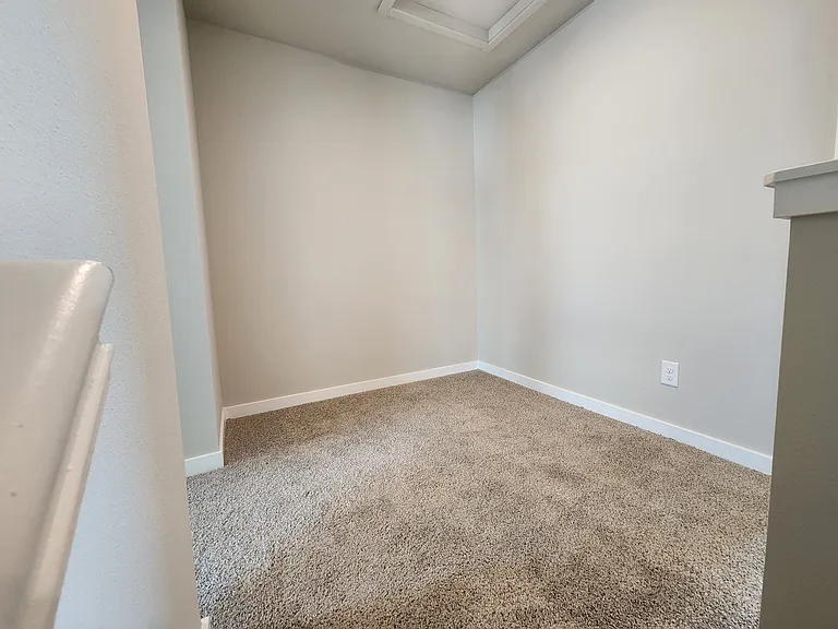 20511 Margo St — Photo 14