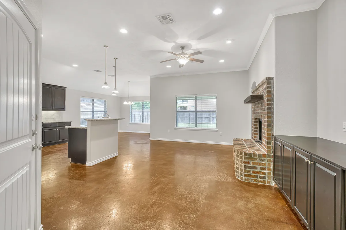 Building Photo - 4208 Carnes Ct S